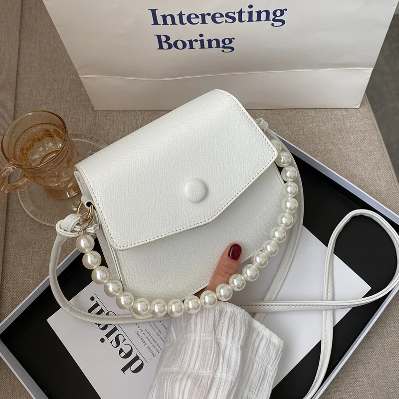BONJEAN Pearl Decoration Bags for Women 2021 Apparel Accessories Magnetic Buckle PU Leather Bag One Shoulder Travel Tote BJ3772
BONJEAN Pearl Decoration Bags for Women 2021 Apparel Accessories Magnetic Buckle PU Leather Bag One Shoulder Travel Tote BJ3772