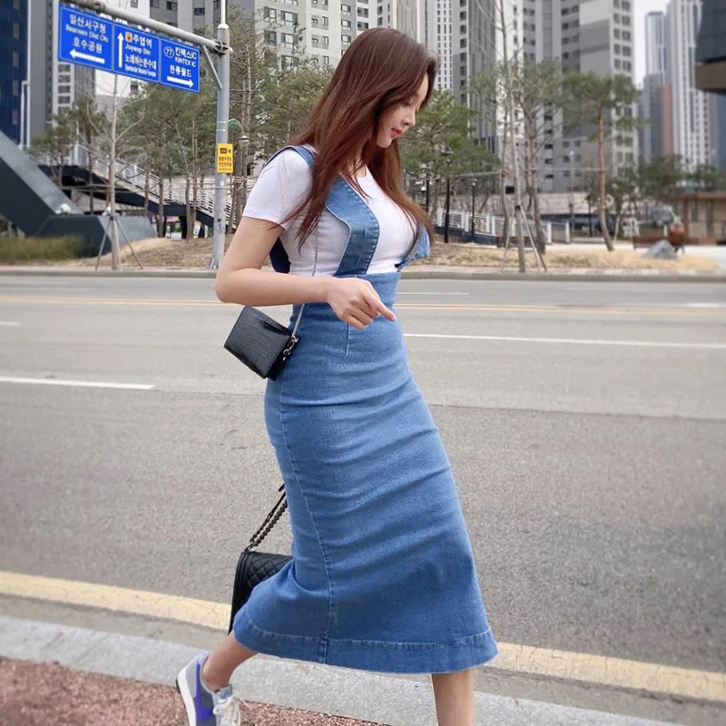 

Женское джинсовое платье-карандаш средней длины, голубое облегающее платье без рукавов на тонких бретелях с разрезом, лето 2022