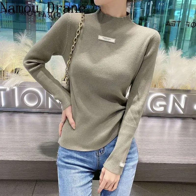 Свитер женский осенне-зимний, с длинными рукавами и высоким воротником 
Свитер женский осенне-зимний, с длинными рукавами и высоким воротником