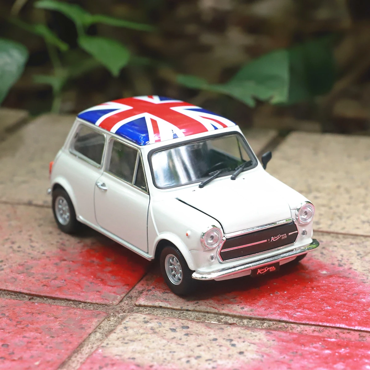 WELLY 1:24 MINI COOPER 1300 Alloy Luxury Vehicle Diecast Pull Back Cars Model Toy Collection
WELLY 1:24 MINI COOPER 1300 Alloy Luxury Vehicle Diecast Pull Back Cars Model Toy Collection
