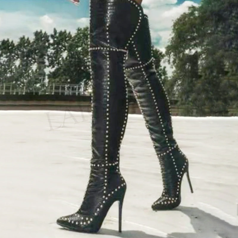 Сапоги женские зимние выше колена, на шпильке, с молнией сзади, большие размеры 45, 46, 47
Сапоги женские зимние выше колена, на шпильке, с молнией сзади, большие размеры 45, 46, 47