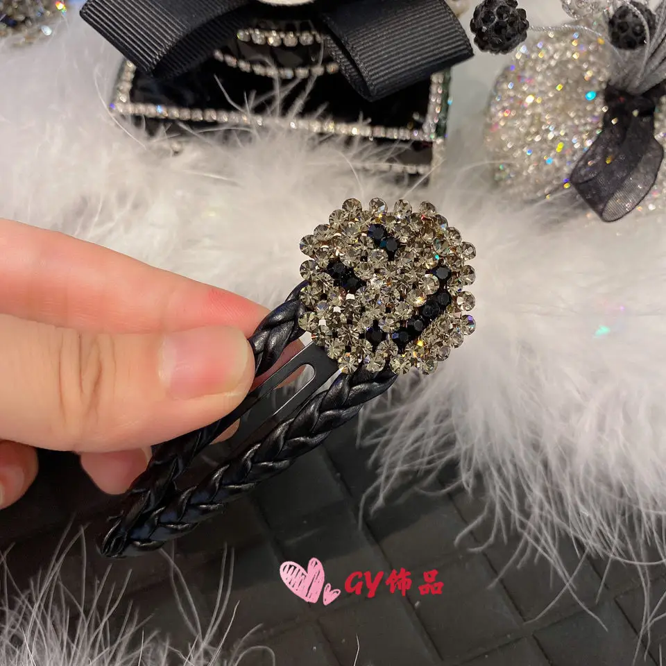 Hair ornaments female smiling face hair rope tie hair circle ball head head rope broken hair BB clip new Korean version
Hair ornaments female smiling face hair rope tie hair circle ball head head rope broken hair BB clip new Korean version