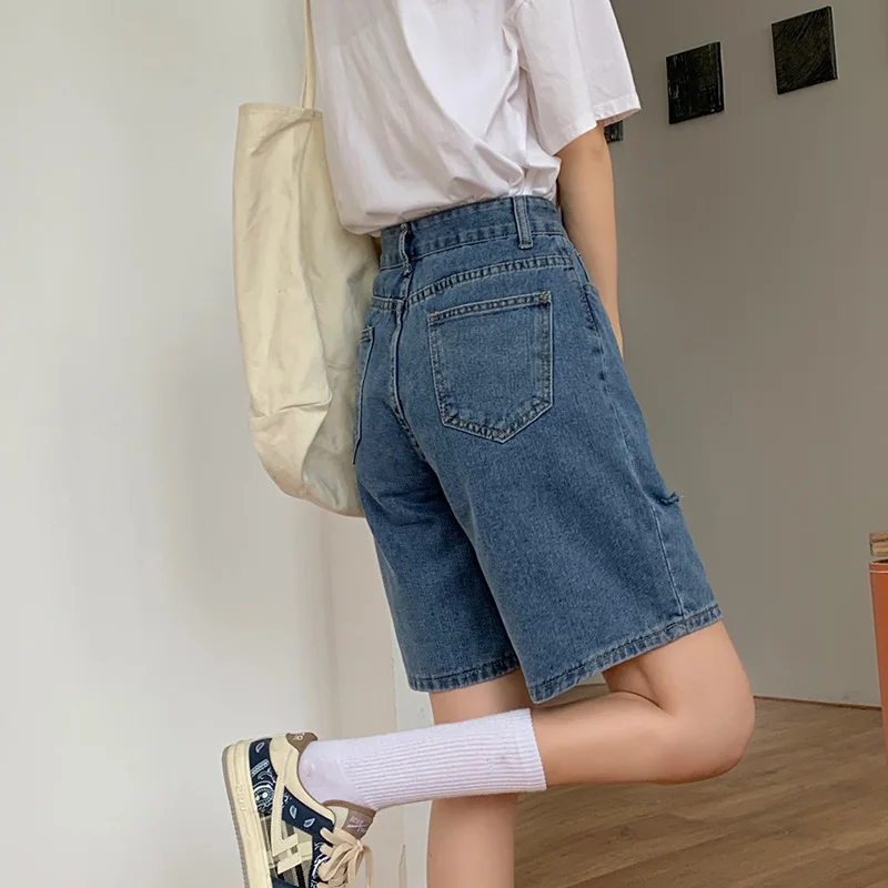 Fitaylor New Summer Women High Waist Embroidery Loose Blue Denim Shorts Streetwear Female Wide Leg Retro Ladies Jeans Shorts 
Fitaylor New Summer Women High Waist Embroidery Loose Blue Denim Shorts Streetwear Female Wide Leg Retro Ladies Jeans Shorts