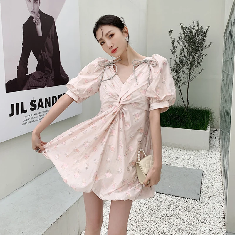 Fashion Summer 2021 Fairy Dress Women French Style Pink Lace Chiffon Sweet Dress Party Night Korean Elegant Dresses Female 
Fashion Summer 2021 Fairy Dress Women French Style Pink Lace Chiffon Sweet Dress Party Night Korean Elegant Dresses Female