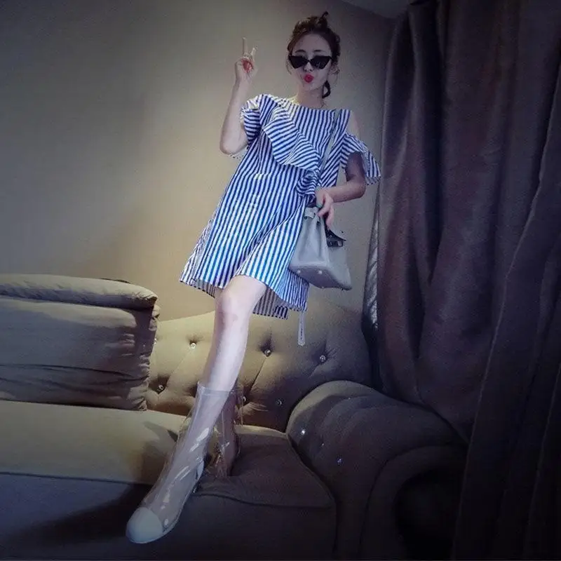 Off Shoulder Loose Ruffle Green Stripe Dress Small Fresh Skirt Summer Women 2021 NEW
Off Shoulder Loose Ruffle Green Stripe Dress Small Fresh Skirt Summer Women 2021 NEW