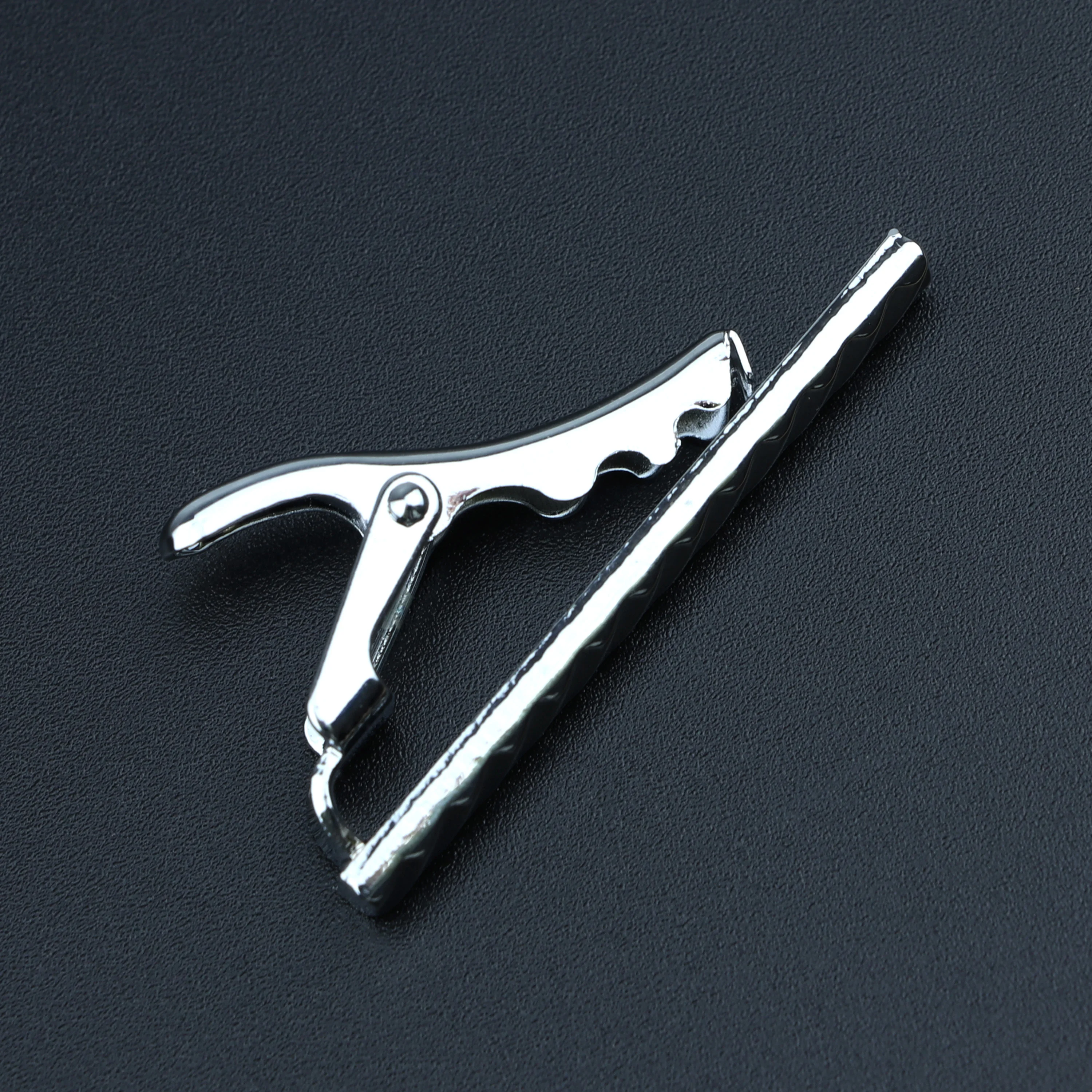 4cm New Simple Fashion Style Tie Clip Metal Exquisite Practical Pin Clasp Business Wedding Accessories High-End Gift For Men
4cm New Simple Fashion Style Tie Clip Metal Exquisite Practical Pin Clasp Business Wedding Accessories High-End Gift For Men