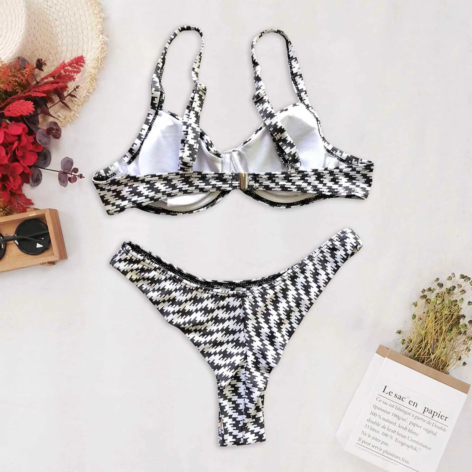 Women's Swimming Suit 2021 Ladies Fashion Sexy Swimwear Checkered Halter Strap Split Sexy Bikini Swimsuit bathing suit women 
Women's Swimming Suit 2021 Ladies Fashion Sexy Swimwear Checkered Halter Strap Split Sexy Bikini Swimsuit bathing suit women