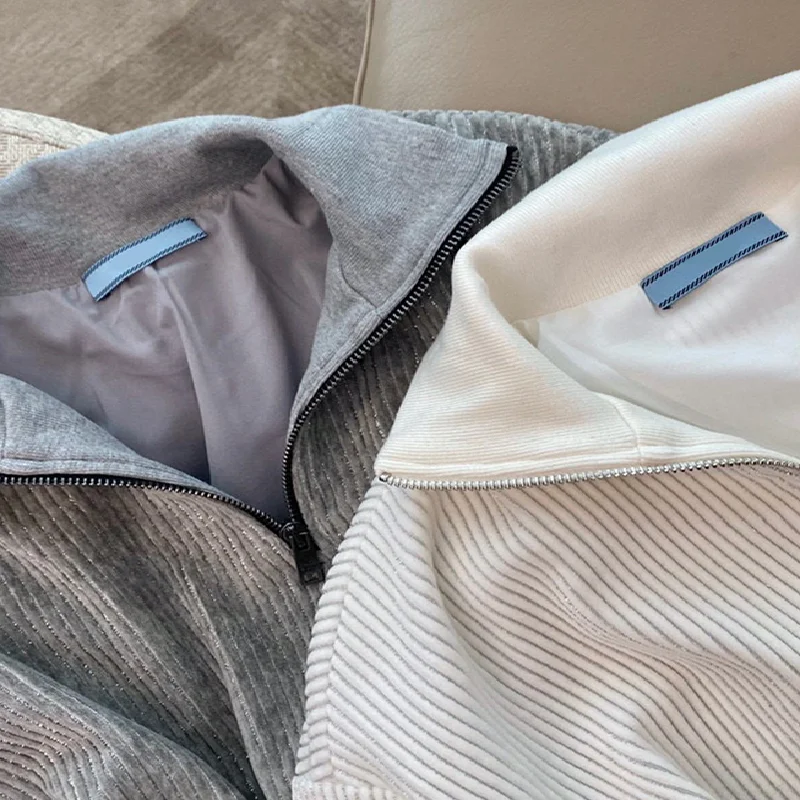 Women's two-piece suit 2021 new product half-open chest pullover corduroy stand-up collar zipper casual sports suit
Women's two-piece suit 2021 new product half-open chest pullover corduroy stand-up collar zipper casual sports suit