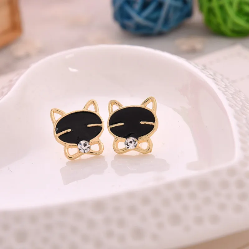 2022 New Smiley Cat Earrings Diamond Stud Earrings for Women Girls Fashion Sweet Jewelry Accessories
2022 New Smiley Cat Earrings Diamond Stud Earrings for Women Girls Fashion Sweet Jewelry Accessories