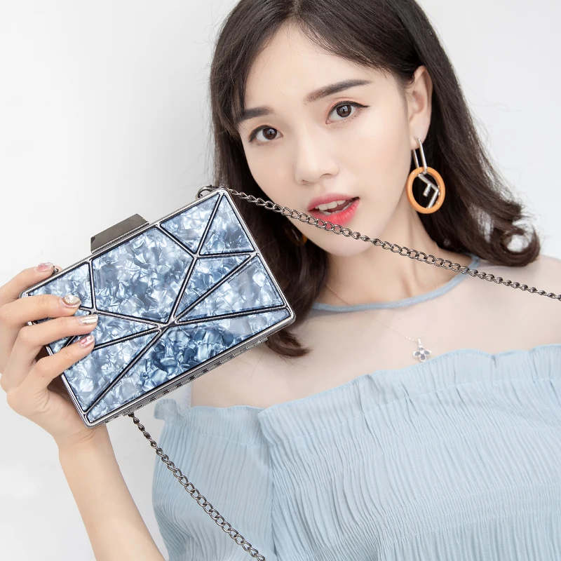 New Female Evening Bags Vintage Women Messenger Bags Box Geometric Clutches Patchwork for Party Handbags Wedding/Dating/Party
New Female Evening Bags Vintage Women Messenger Bags Box Geometric Clutches Patchwork for Party Handbags Wedding/Dating/Party