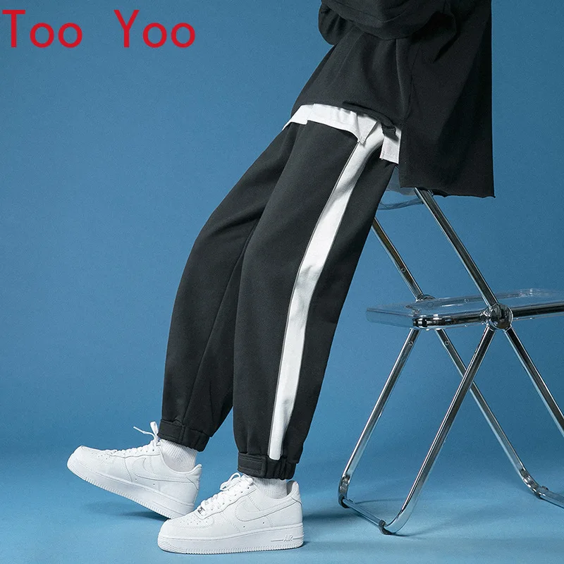 The new Korean fashion for spring and autumn 2021 is a loose and casual pair of small striped trousers men pants
The new Korean fashion for spring and autumn 2021 is a loose and casual pair of small striped trousers men pants