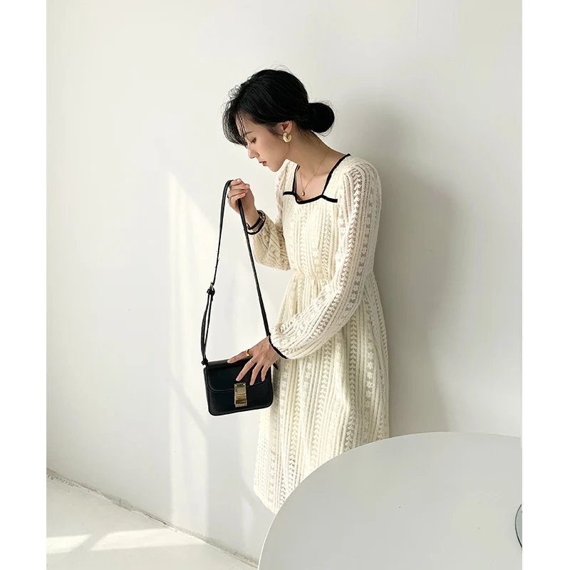 Korean style 2021 women lace dress sexy long Lantern sleeve Embroidery sweet ladies party midi dress elegant new autumn
Korean style 2021 women lace dress sexy long Lantern sleeve Embroidery sweet ladies party midi dress elegant new autumn