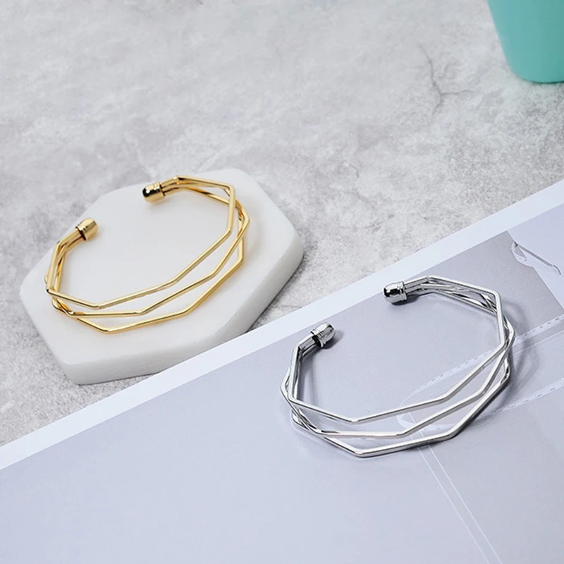 CHENFAN Korean version of simple irregular geometric bracelet gold corrugated three-layer open bracelet for womens bangle gift
CHENFAN Korean version of simple irregular geometric bracelet gold corrugated three-layer open bracelet for womens bangle gift