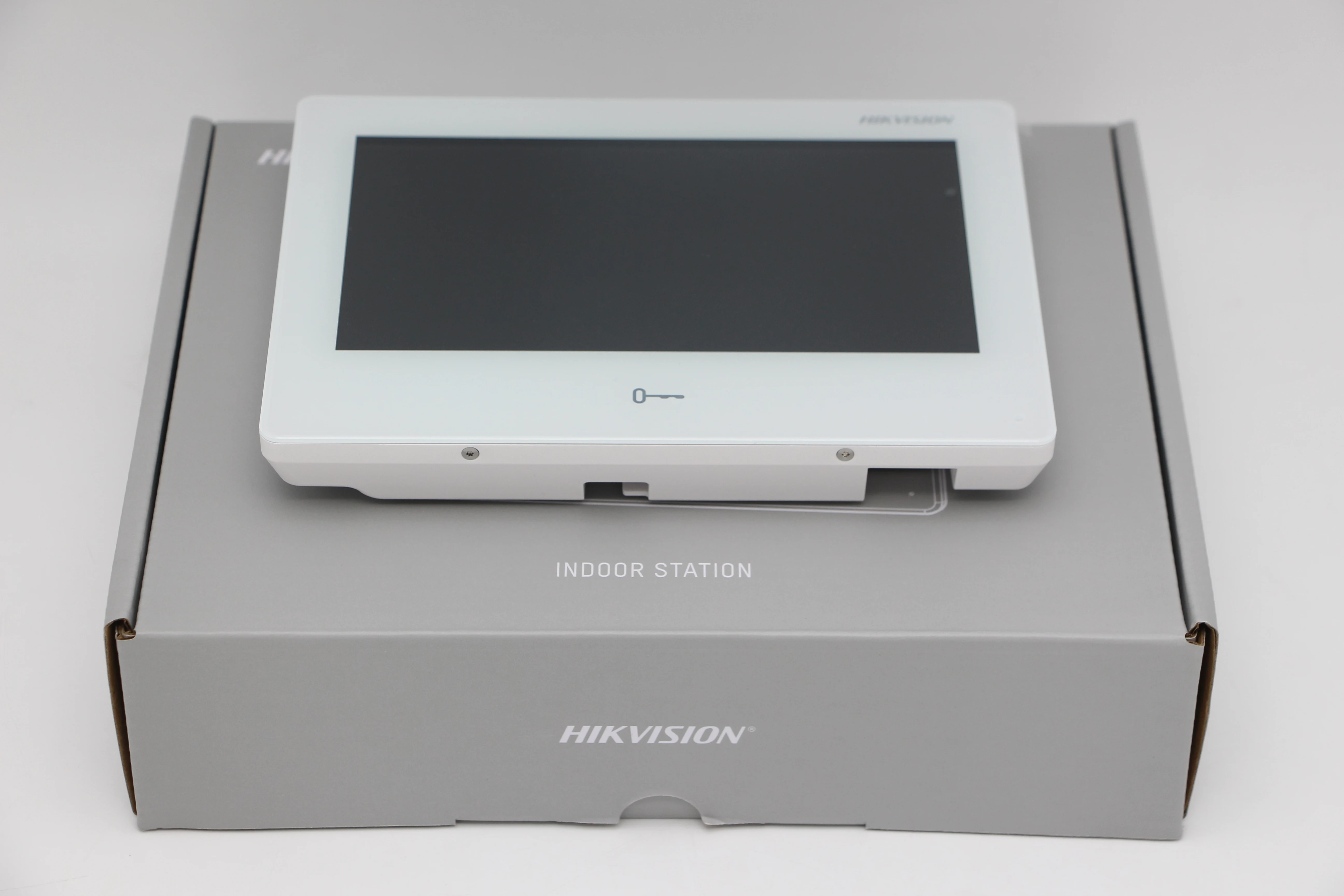 New Hikvision DS-KH9310-WTE1 7 Inch TFT Screen Indoor Monitor Multi-Language ,POE,app Hik-connect,WiFi,Video intercom
New Hikvision DS-KH9310-WTE1 7 Inch TFT Screen Indoor Monitor Multi-Language ,POE,app Hik-connect,WiFi,Video intercom