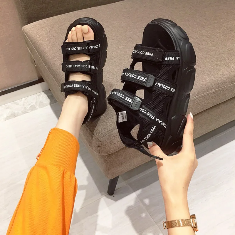 2021 Summer Women Shoes Beach Sandals PU Fashion Adult Lady Thick Sole Platform Brand Chunkry Outside Leisure Slippers Black
2021 Summer Women Shoes Beach Sandals PU Fashion Adult Lady Thick Sole Platform Brand Chunkry Outside Leisure Slippers Black