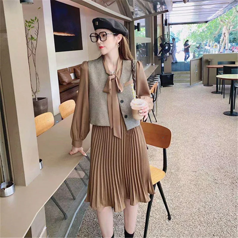 2021 Bow French Pleated Dress Two-Piece Vest Set
2021 Bow French Pleated Dress Two-Piece Vest Set