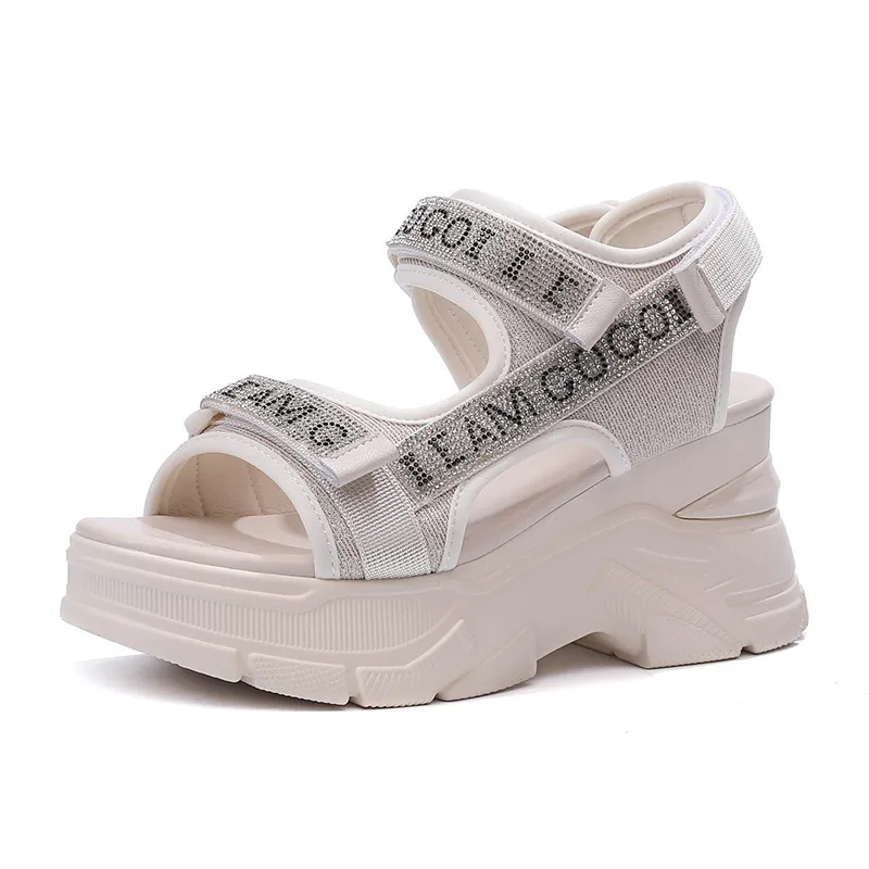 Sandals Women 2021 New Summer Sponge Cake Thick-Soled Rhinestone Casual Sports Beach Shoes Ladies Explosive Wedge Sandals
Sandals Women 2021 New Summer Sponge Cake Thick-Soled Rhinestone Casual Sports Beach Shoes Ladies Explosive Wedge Sandals