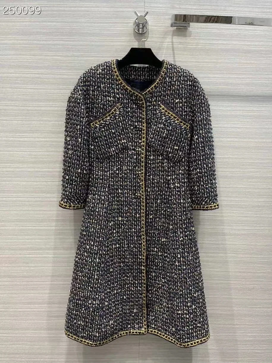 Fyion Runway Designer Winter Tweed Long Coat Casual Patchwork Woolen Jacket 2021 Casual Women Outwear
Fyion Runway Designer Winter Tweed Long Coat Casual Patchwork Woolen Jacket 2021 Casual Women Outwear