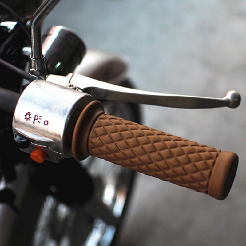 4 Colors Retro Classic Motorbike Grips Handle Bar Vintage Scooter Accessories Motorcycle Handlebar Moto Grip
4 Colors Retro Classic Motorbike Grips Handle Bar Vintage Scooter Accessories Motorcycle Handlebar Moto Grip