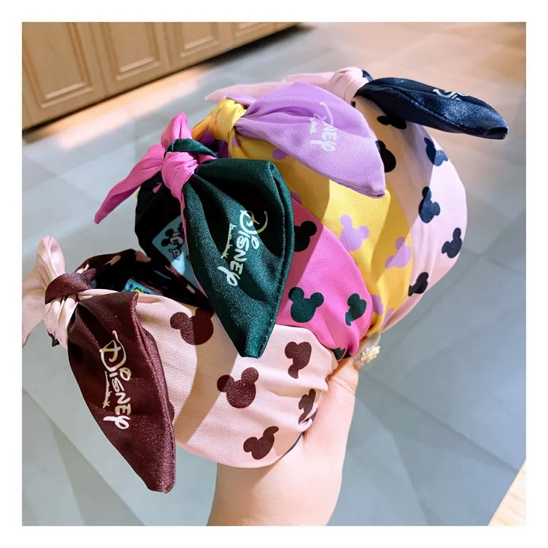 Disney мультфильм шелковая в стиле ретро позиционирования с принтом "Микки" с бантом милые всё-в комплекте с повязкой на голову
Disney мультфильм шелковая в стиле ретро позиционирования с принтом "Микки" с бантом милые всё-в комплекте с повязкой на голову