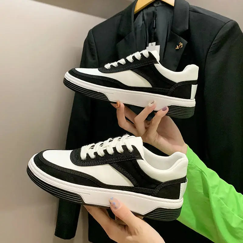 Fashion platform casual sneakers 2021 summer new black and white color matching flat bottom low-top women's shoes tide
Fashion platform casual sneakers 2021 summer new black and white color matching flat bottom low-top women's shoes tide
