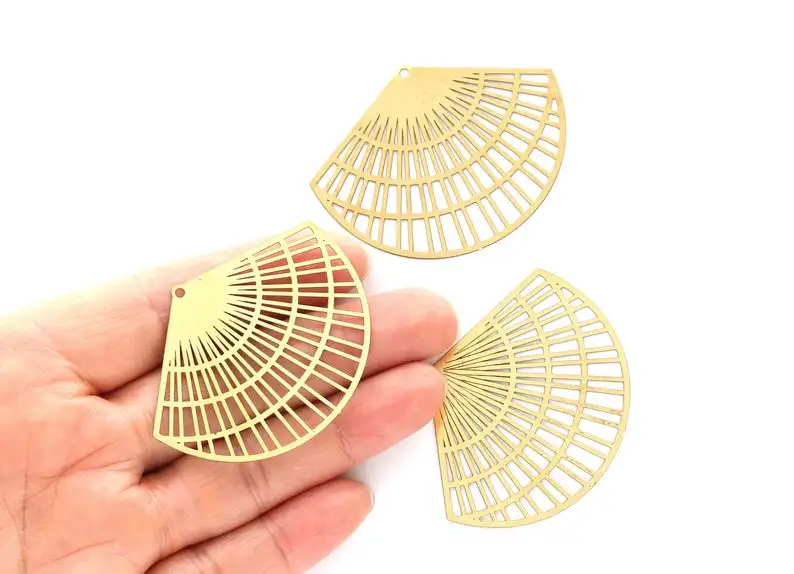 Raw Brass Earrings Charms - Brass Hallow Out Earring Charms - Earring Findings - Jewelry Supplies - 40.8x53.5x0.3mm - JJB3977
Raw Brass Earrings Charms - Brass Hallow Out Earring Charms - Earring Findings - Jewelry Supplies - 40.8x53.5x0.3mm - JJB3977