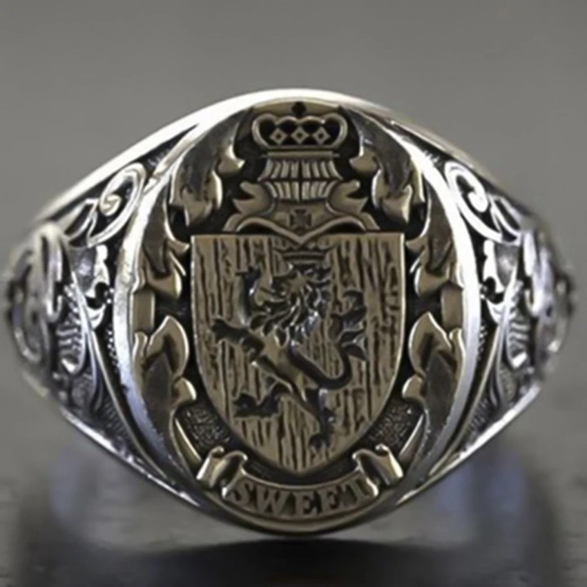 Vintage New Product Crown Lion Shield Badge Ring Retro Punk Men's Ring Trend Party Ring Personality Creative Holiday Gift Ring
Vintage New Product Crown Lion Shield Badge Ring Retro Punk Men's Ring Trend Party Ring Personality Creative Holiday Gift Ring