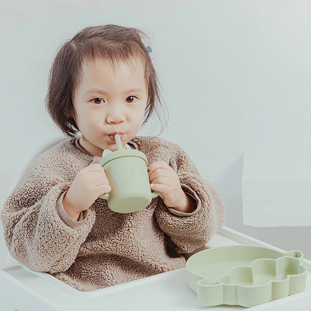 Infant Feeding Cups Cute Cartoon Baby Learning Cups Food Grade For Toddlers Kids With Silicone Sippy Cup Kids Soft Straw Cups
Infant Feeding Cups Cute Cartoon Baby Learning Cups Food Grade For Toddlers Kids With Silicone Sippy Cup Kids Soft Straw Cups
