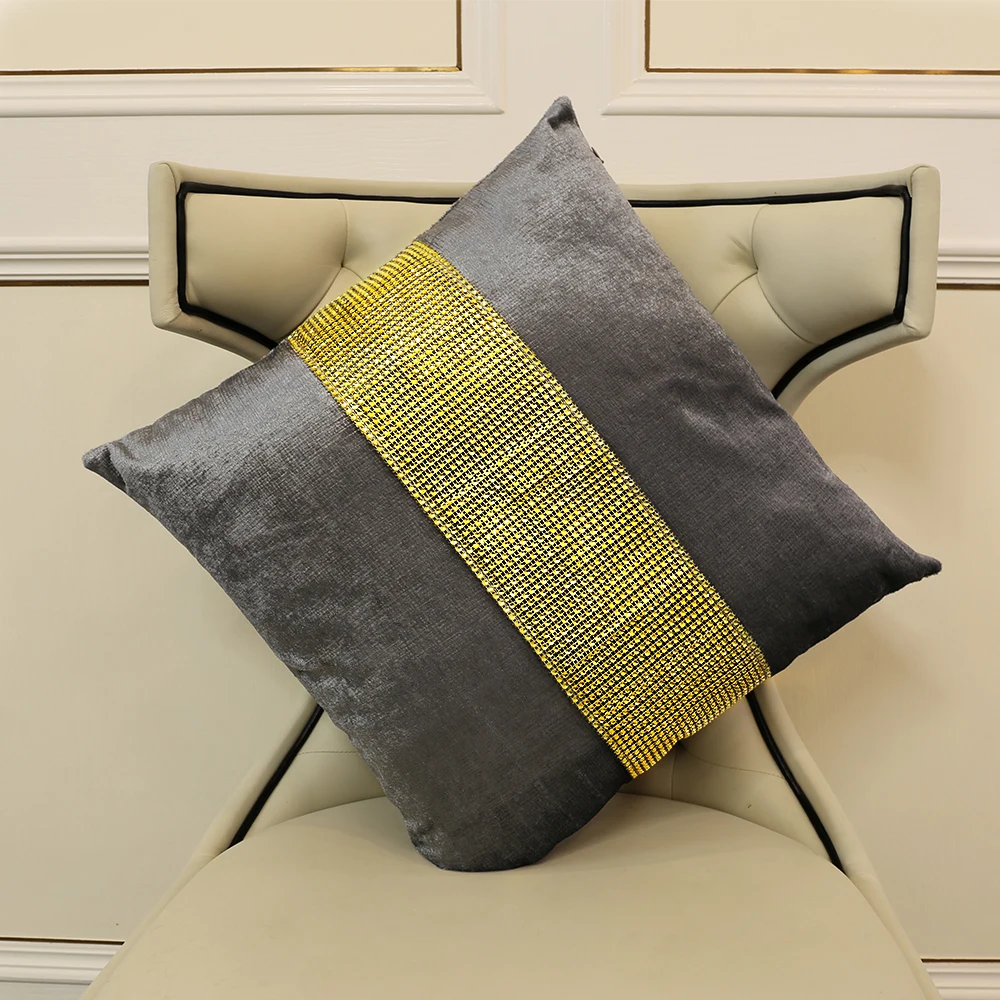 High Quality Cushion Cover Pillow Case Gold Rhinestones Luxurious Faux Flannel Diamond Pillow Case for Home Table Decor
High Quality Cushion Cover Pillow Case Gold Rhinestones Luxurious Faux Flannel Diamond Pillow Case for Home Table Decor