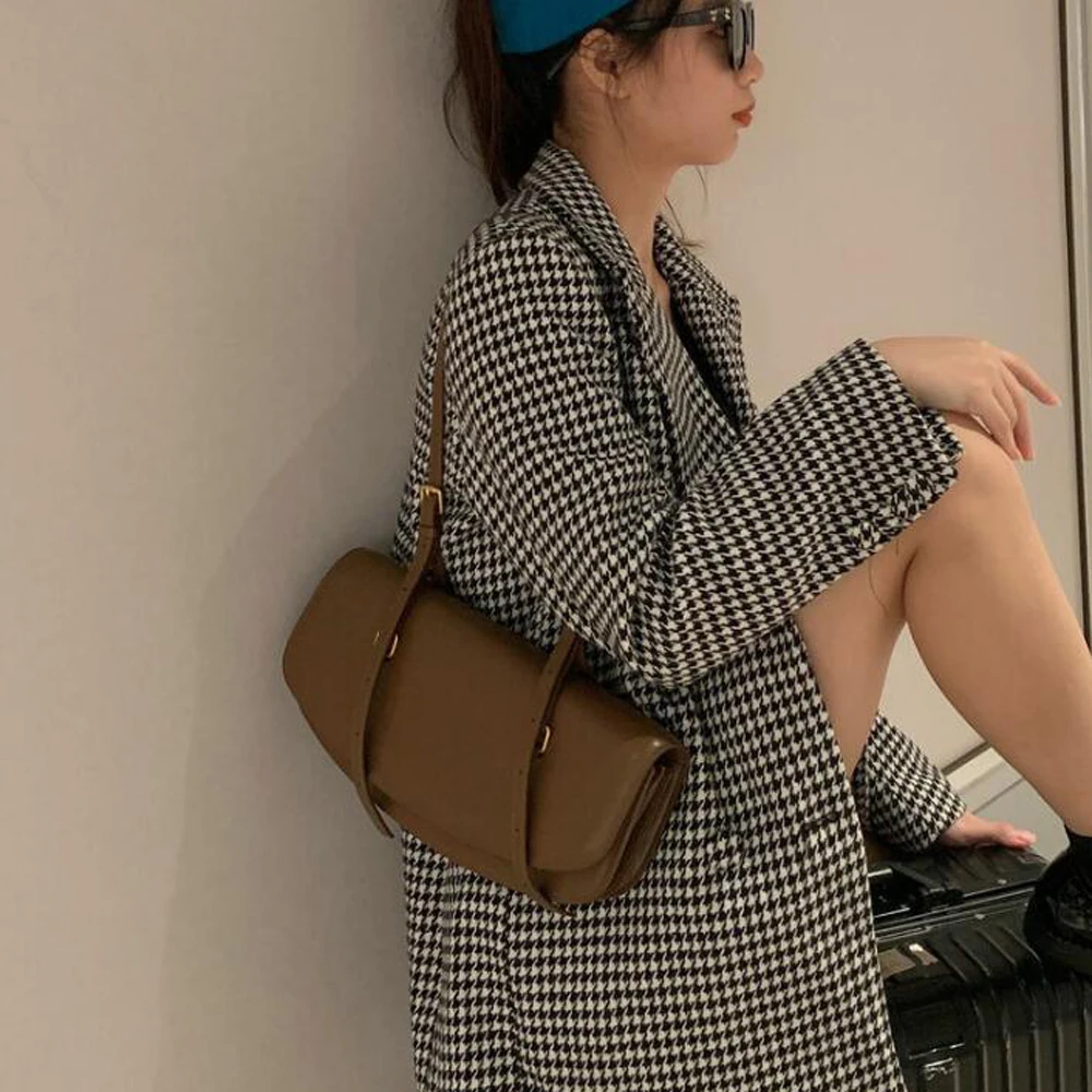 Fashion Women Tote Leather Bag 2020 Female Shaped Handbag Big Strap Shoulder Bags for Women Vintage Leather Crossbody Bag
Fashion Women Tote Leather Bag 2020 Female Shaped Handbag Big Strap Shoulder Bags for Women Vintage Leather Crossbody Bag
