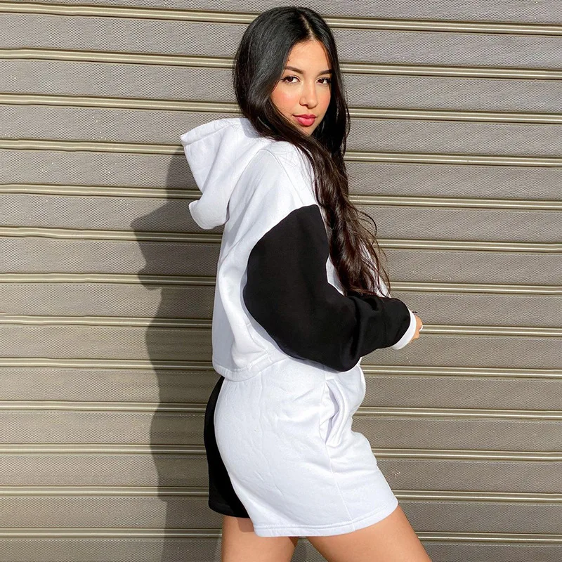2021 Autumn New Sweater Suit Black and White Stitching Short Fashion Hoodie Shorts Casual Y2k Women's Two-piece Set Top
2021 Autumn New Sweater Suit Black and White Stitching Short Fashion Hoodie Shorts Casual Y2k Women's Two-piece Set Top