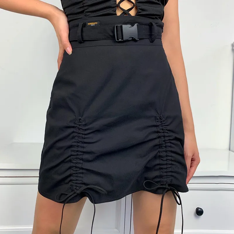 Юбка-мини женская с завышенной талией, однотонная, черная, трапециевидная 
Юбка-мини женская с завышенной талией, однотонная, черная, трапециевидная