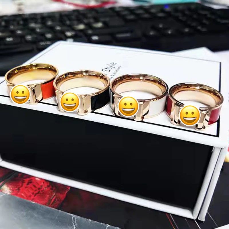 Женские кольца из нержавеющей стали с буквой H, модные парные кольца из титановой стали, золотые и серебряные Роскошные ювелирные изделия, а...
Женские кольца из нержавеющей стали с буквой H, модные парные кольца из титановой стали, золотые и серебряные Роскошные ювелирные изделия, а...