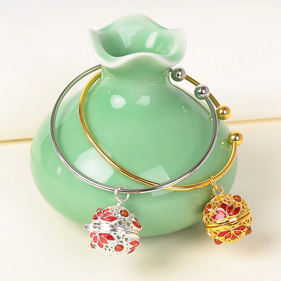 Chinese Classical Bracelet Fashion Gold/Silver Charm Artificial Stone Bangle Cuff Bracelet Ball Bell Pendants Women Gift 
Chinese Classical Bracelet Fashion Gold/Silver Charm Artificial Stone Bangle Cuff Bracelet Ball Bell Pendants Women Gift