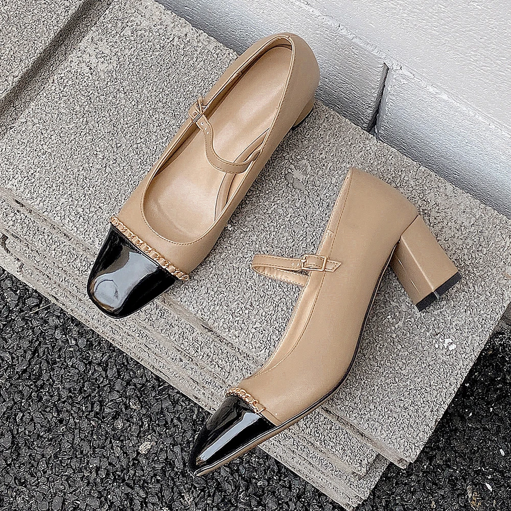 PU Stitching Patent Leather Toe Apricot Sheepskin Insole Office Shoes TPR Sole Metal Chain Elegant Sexy Nightclub High Heels
PU Stitching Patent Leather Toe Apricot Sheepskin Insole Office Shoes TPR Sole Metal Chain Elegant Sexy Nightclub High Heels