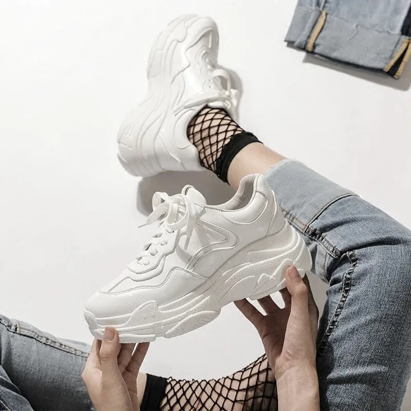 Torre shoes women's platform 2020 autumn new Korean leisure joker platform shoes students women's shoes small white sneakers
Torre shoes women's platform 2020 autumn new Korean leisure joker platform shoes students women's shoes small white sneakers