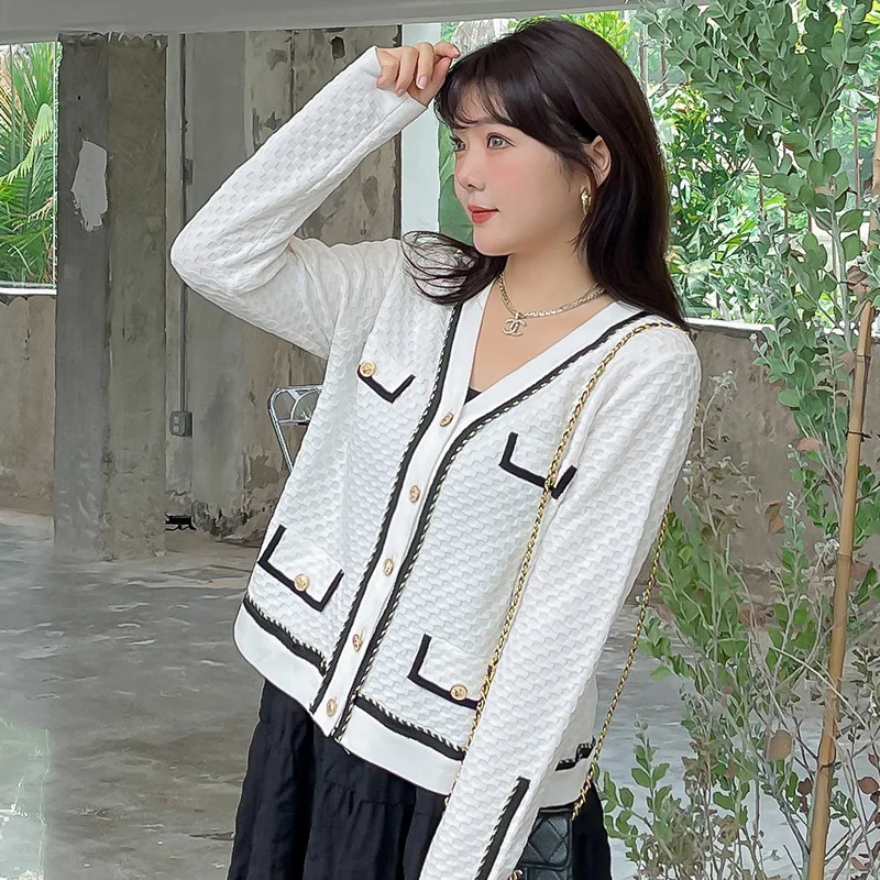 High Quality Elegant Women's Vintage Jacket Temperament Small Fragrance Ladies Autumn Winter 2021 Korea Knit Coat Black Cardigan
High Quality Elegant Women's Vintage Jacket Temperament Small Fragrance Ladies Autumn Winter 2021 Korea Knit Coat Black Cardigan