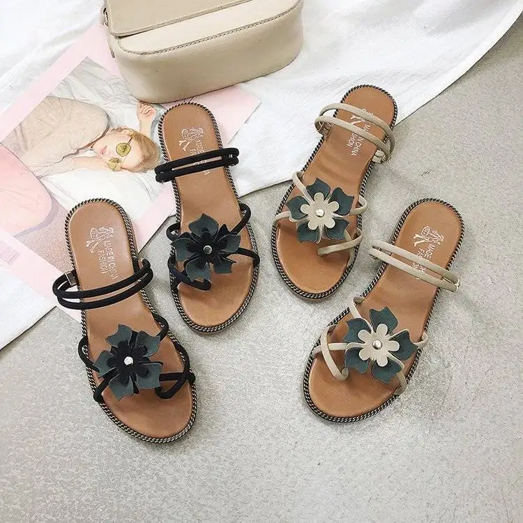 Women's Summer 2021 New Flat Flower Fashion Outdoor Slippers One Pair of Shoes for Two Uses Sandals out Flip-Flops
Women's Summer 2021 New Flat Flower Fashion Outdoor Slippers One Pair of Shoes for Two Uses Sandals out Flip-Flops