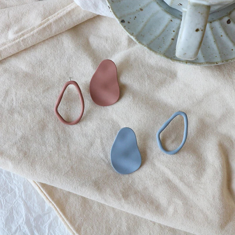 New Trend Color Paint Irregular Stud Earrings Geometric Frosted Asymmetrical Stud Earrings For Women Girls Fashion Jewelry Gift
New Trend Color Paint Irregular Stud Earrings Geometric Frosted Asymmetrical Stud Earrings For Women Girls Fashion Jewelry Gift