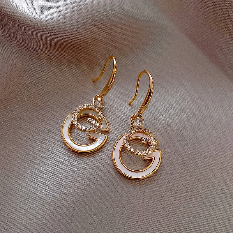 Korea Fashion Crystal Simple Geometric Pendant Earrings for Woman Exquisite and Versatile Gold Statement Earrings Jewelry Gift
Korea Fashion Crystal Simple Geometric Pendant Earrings for Woman Exquisite and Versatile Gold Statement Earrings Jewelry Gift