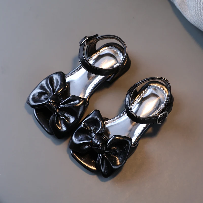 Girls' princess shoes new summer 2021 children's shoes soft soled children's sandals hollow out baby shoes
Girls' princess shoes new summer 2021 children's shoes soft soled children's sandals hollow out baby shoes