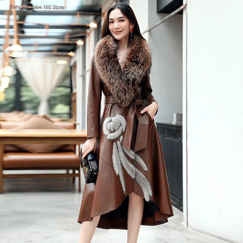 Broken size clearance leather fur women's middle long windbreaker coat Haining mink fox fur grass down coat
Broken size clearance leather fur women's middle long windbreaker coat Haining mink fox fur grass down coat