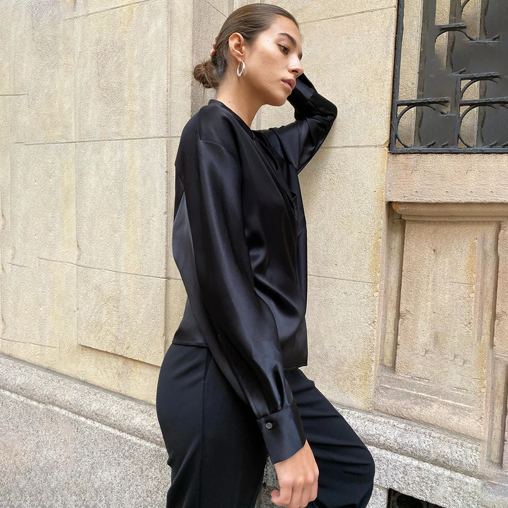 Women's Shirt Satin White Blouse Solid Color Silk Loose Style Long Sleeve Blusas Office Ladies Casual Tops 2021 Spring New Top 
Women's Shirt Satin White Blouse Solid Color Silk Loose Style Long Sleeve Blusas Office Ladies Casual Tops 2021 Spring New Top