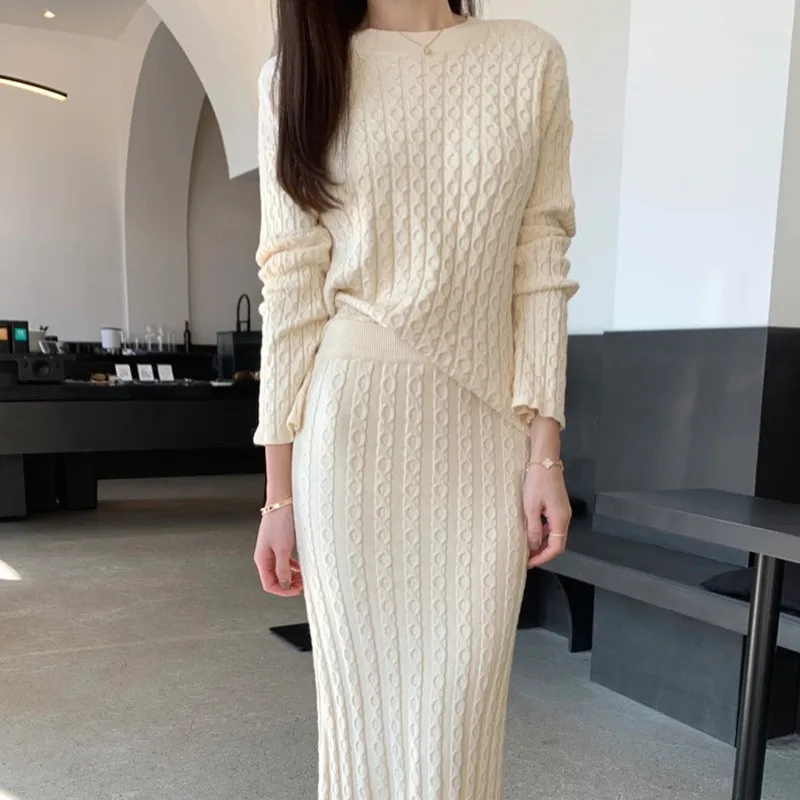 Korean Twist Outfits Round Neck Long Sleeve Slim Pullover Sweater Top + High Waist Casual Woolen Bodycon Skirt Two-Piece Sets
Korean Twist Outfits Round Neck Long Sleeve Slim Pullover Sweater Top + High Waist Casual Woolen Bodycon Skirt Two-Piece Sets