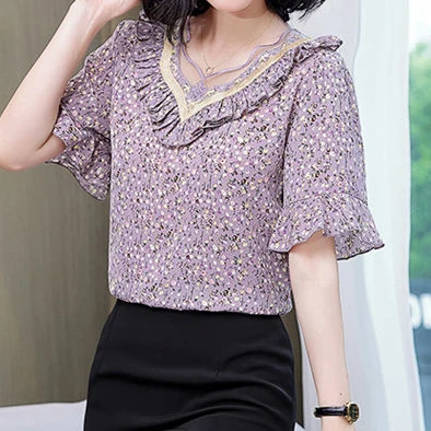V-neck chiffon shirt women's short sleeves 2021 new summer lace top fashionable summer chic flower t-shirt
V-neck chiffon shirt women's short sleeves 2021 new summer lace top fashionable summer chic flower t-shirt