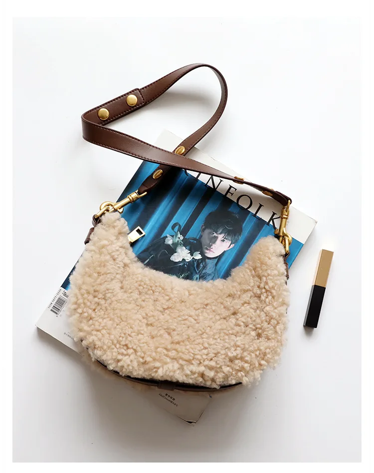 2021 Winter Women's Wool Handbags Half Moon Genuine Leather Lady Bag Casual Underarm Totes Female Single Shoulder Bags Messenger
2021 Winter Women's Wool Handbags Half Moon Genuine Leather Lady Bag Casual Underarm Totes Female Single Shoulder Bags Messenger