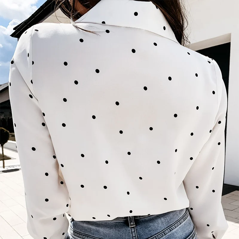 Spring Elegant Polka Dot Shirts Women Long Sleeve Casual All-match Pocket Casual Shirt Female 2021 Summer Office Lady Shirt Tops 
Spring Elegant Polka Dot Shirts Women Long Sleeve Casual All-match Pocket Casual Shirt Female 2021 Summer Office Lady Shirt Tops