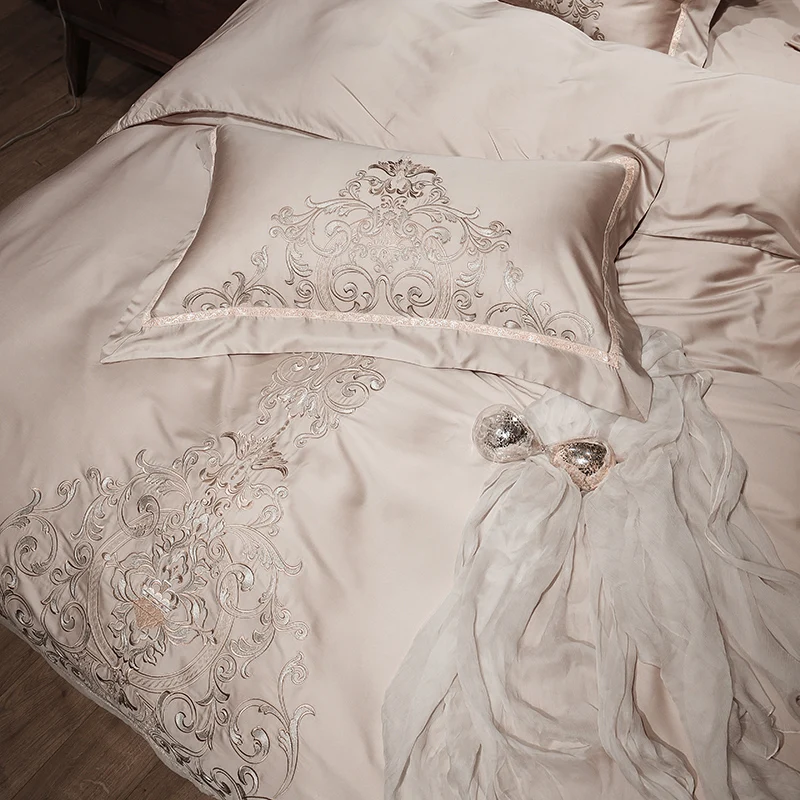 Gold silver luxury embroidered Bedding Set 60Stencel silk soft bedclothes 4/6pcs king queen size duvet cover sets bed sheet set
Gold silver luxury embroidered Bedding Set 60Stencel silk soft bedclothes 4/6pcs king queen size duvet cover sets bed sheet set