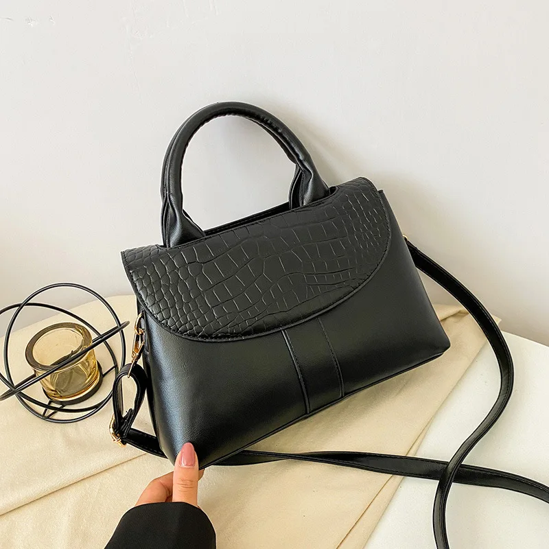 A Popular Handbag Large Capacity Women's Bag Autumn 2020 New Trend Fashion Versatile Shoulder Bag
A Popular Handbag Large Capacity Women's Bag Autumn 2020 New Trend Fashion Versatile Shoulder Bag