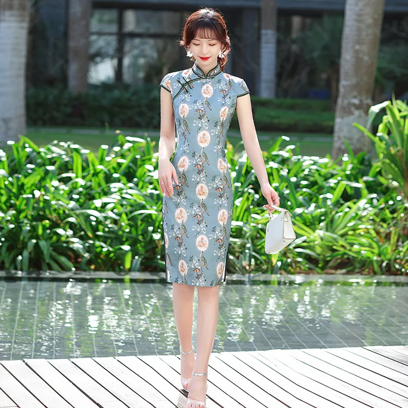 Gray Elegant Print Chinese Qipao Dress Women Summer New Sexy Slim Cheongsam Oriental Medium Length Formal Party Dresses
Gray Elegant Print Chinese Qipao Dress Women Summer New Sexy Slim Cheongsam Oriental Medium Length Formal Party Dresses